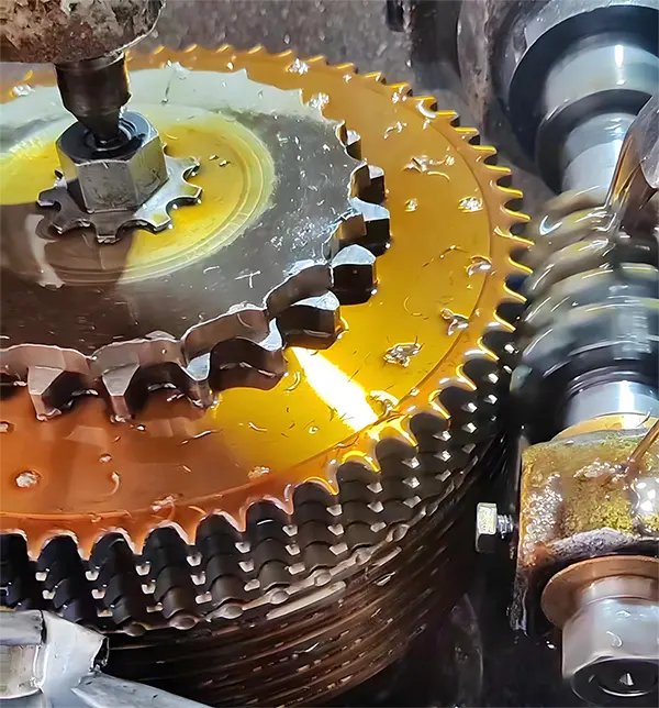 TMR feed mixer sprocket quality inspection — ISO 606 tooth form verification and corrosion treatment confirmation